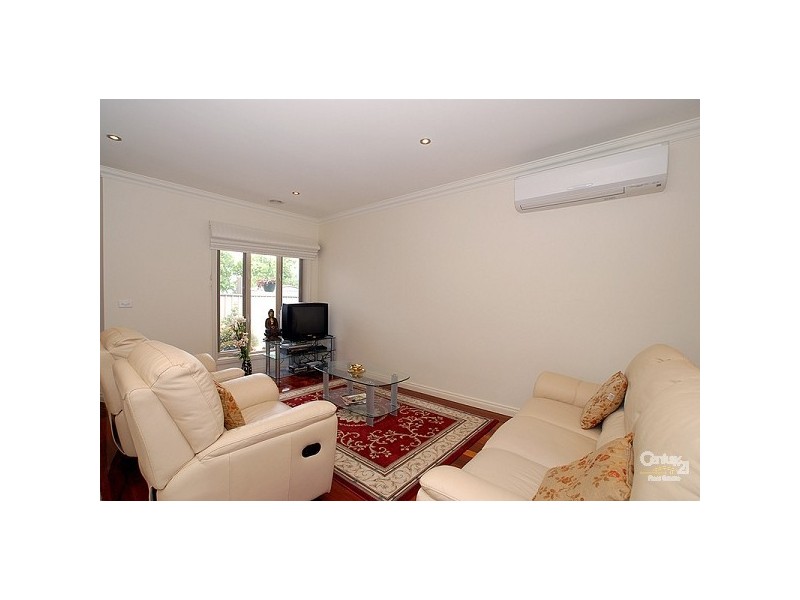 3/4 Barton Road, Clayton South VIC 3169