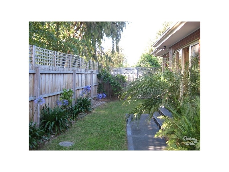 2/13 Wild Cherry Road, Ormond VIC 3204