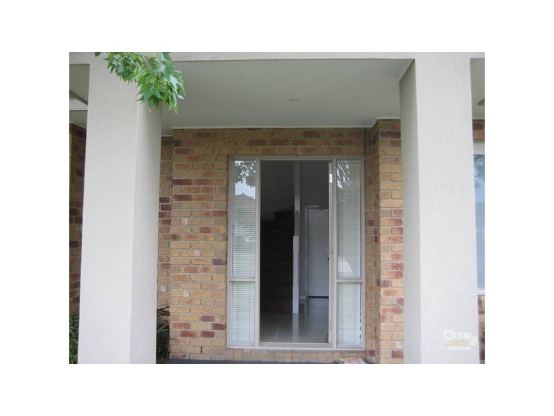 1/2 Prince Charles Street, Clayton VIC 3168