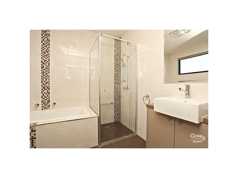 2/50 Valley Street, Clayton VIC 3168