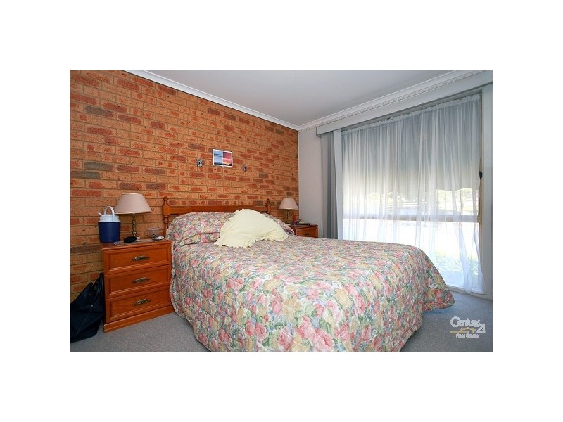 2/1 Sandalwood Drive, Oakleigh South VIC 3167