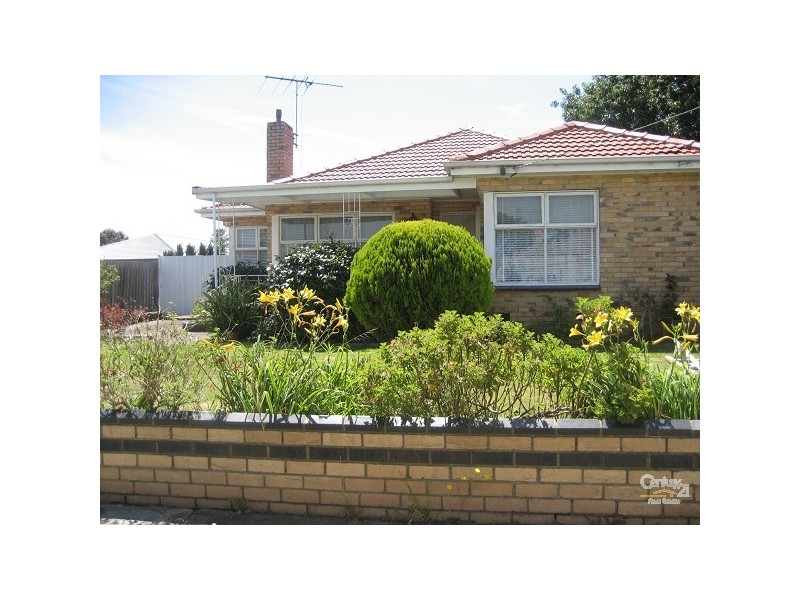 15 Merlyn Avenue, Clayton South VIC 3169