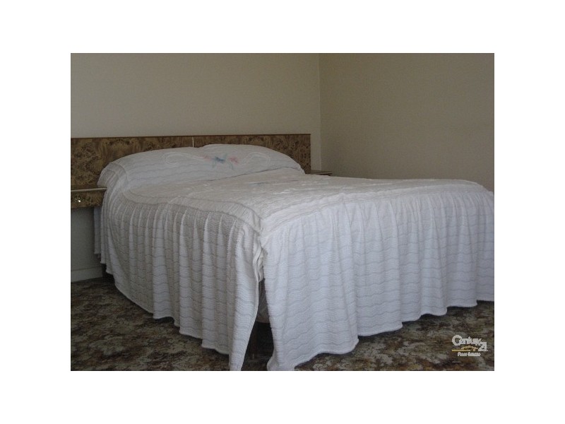 15 Merlyn Avenue, Clayton South VIC 3169