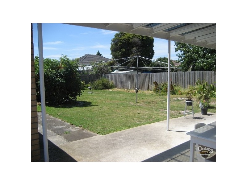 15 Merlyn Avenue, Clayton South VIC 3169