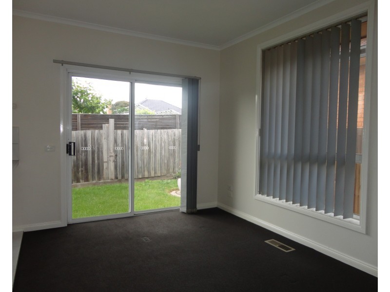 2/61 Macrina Street, Oakleigh East VIC 3166