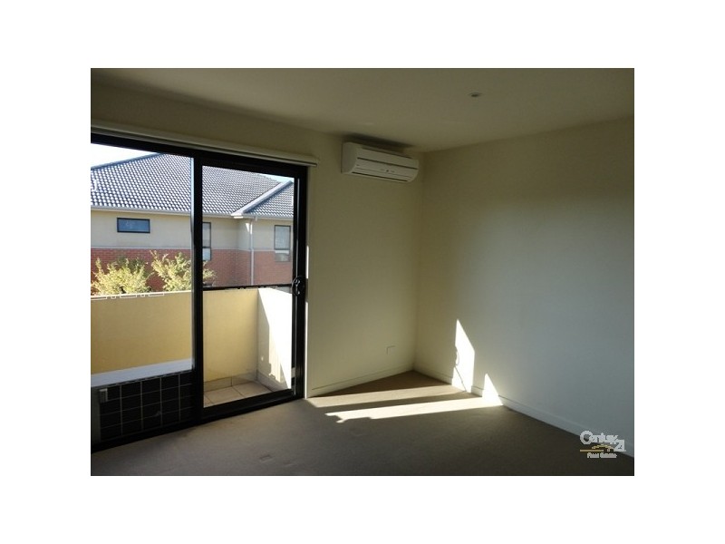 11 Shady Mews, Clayton VIC 3168