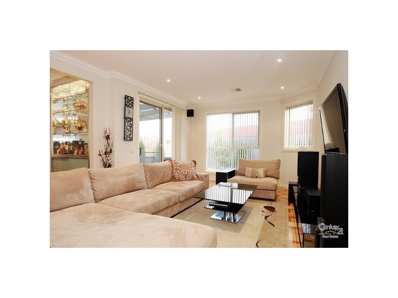 2/51 Leonard Close, Clarinda VIC 3169