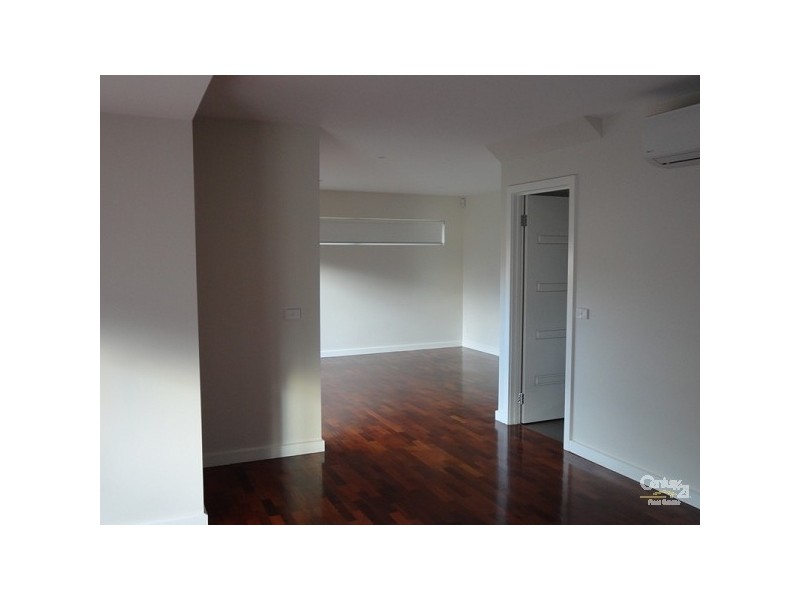 2/32 Prince Charles Street, Clayton VIC 3168