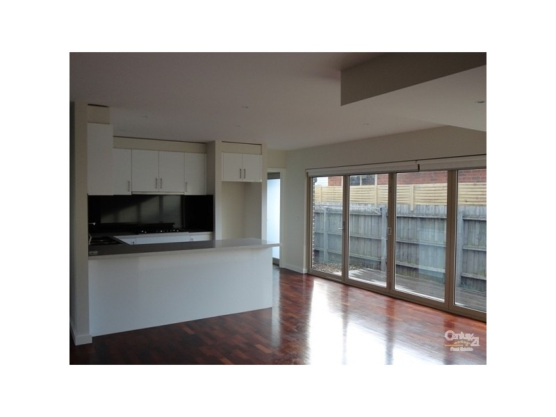 2/32 Prince Charles Street, Clayton VIC 3168