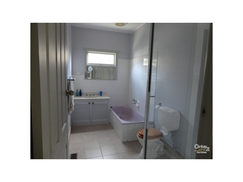 21 Manoon Road, Clayton South VIC 3169