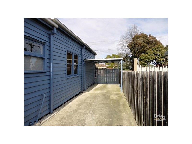 21 Manoon Road, Clayton South VIC 3169