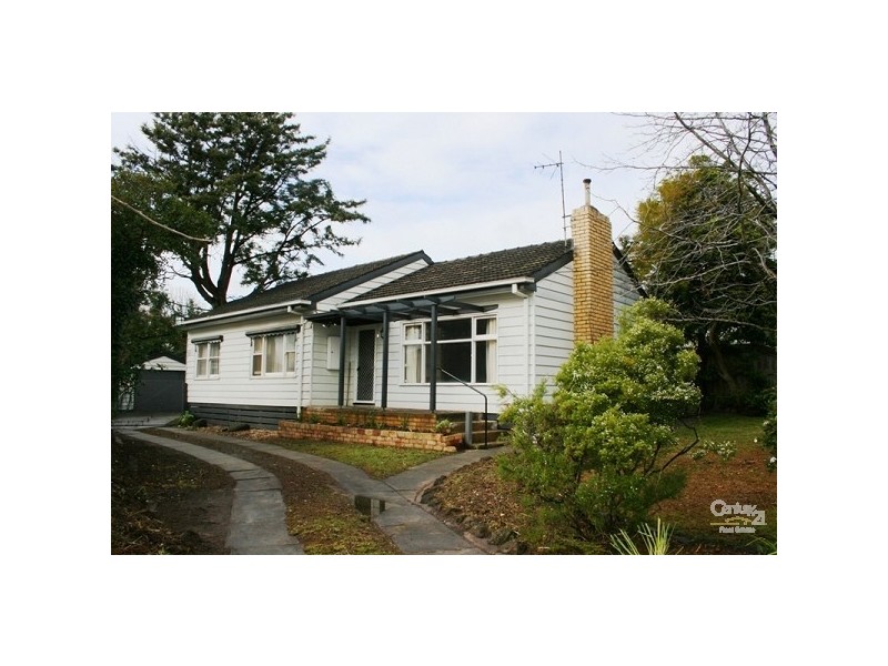 8 Tullius Avenue, Oakleigh East VIC 3166