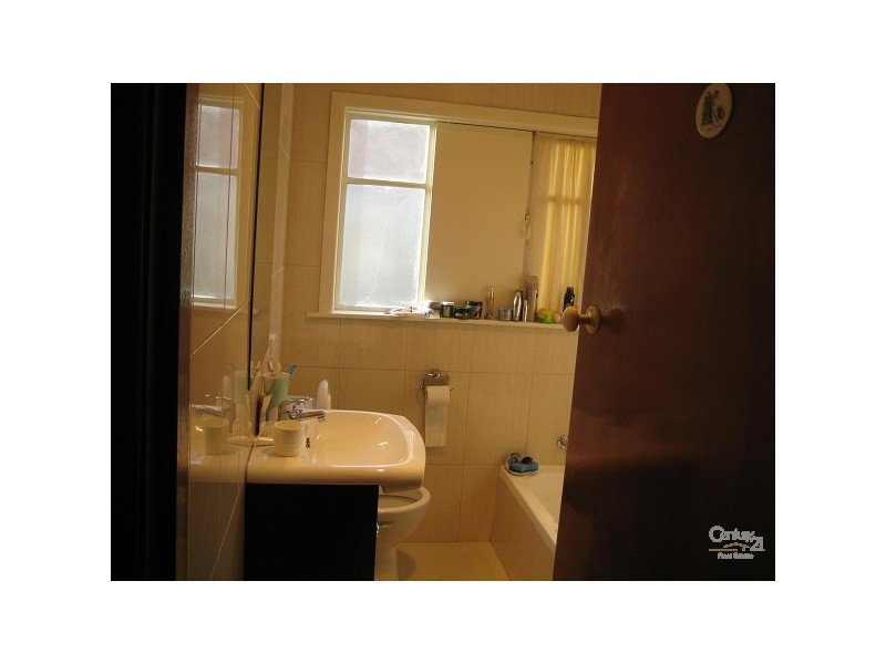 15 Madeleine Road, Clayton VIC 3168