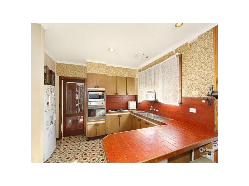 5 Oakes Avenue, Clayton South VIC 3169