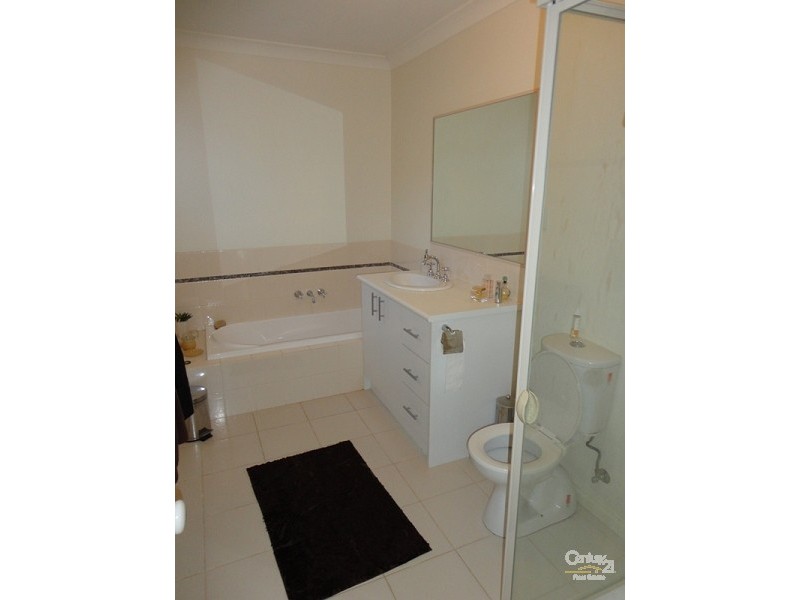 2/61 Carmichael Road, Oakleigh East VIC 3166