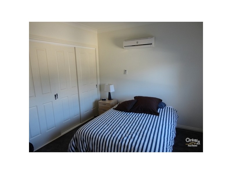 2/61 Carmichael Road, Oakleigh East VIC 3166