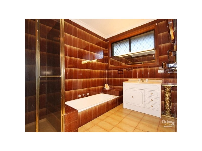 19 Scotsburn Avenue, Oakleigh South VIC 3167