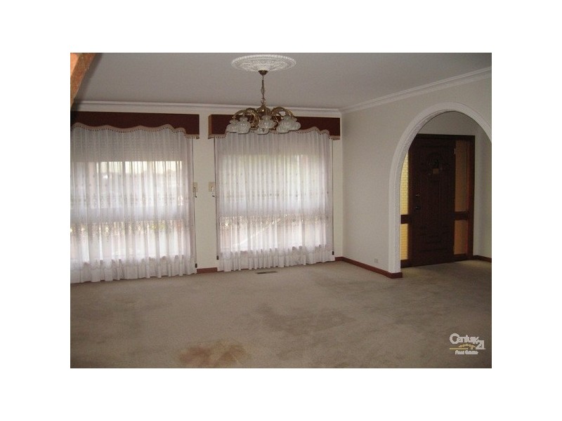 19 Scotsburn Avenue, Oakleigh South VIC 3167