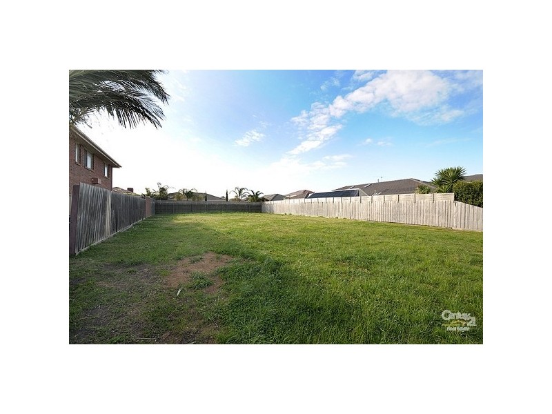 13 Trinity Court, Patterson Lakes VIC 3197