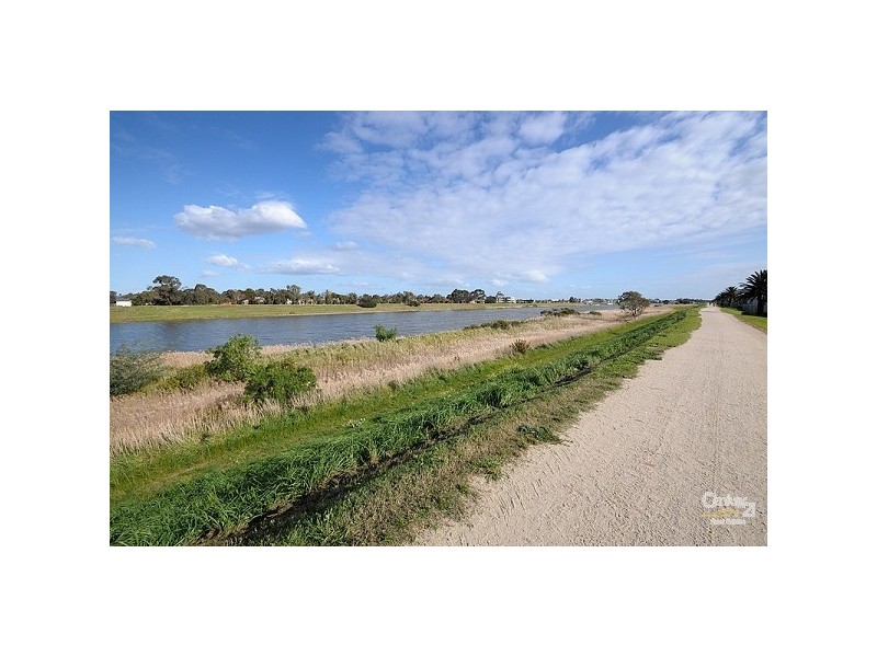 13 Trinity Court, Patterson Lakes VIC 3197