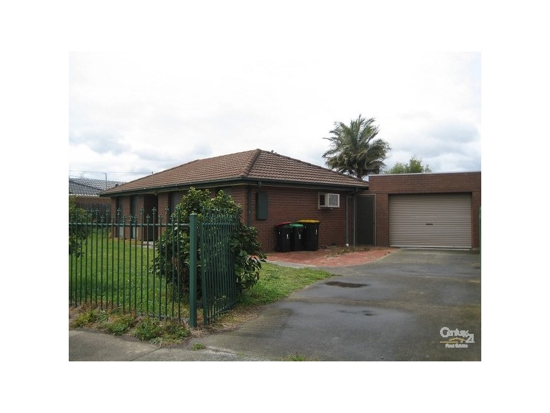 6 Tarago Crescent, Clarinda VIC 3169
