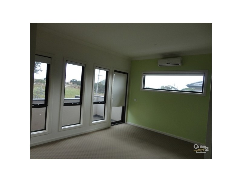 2/31-33 Tully Road, Clarinda VIC 3169