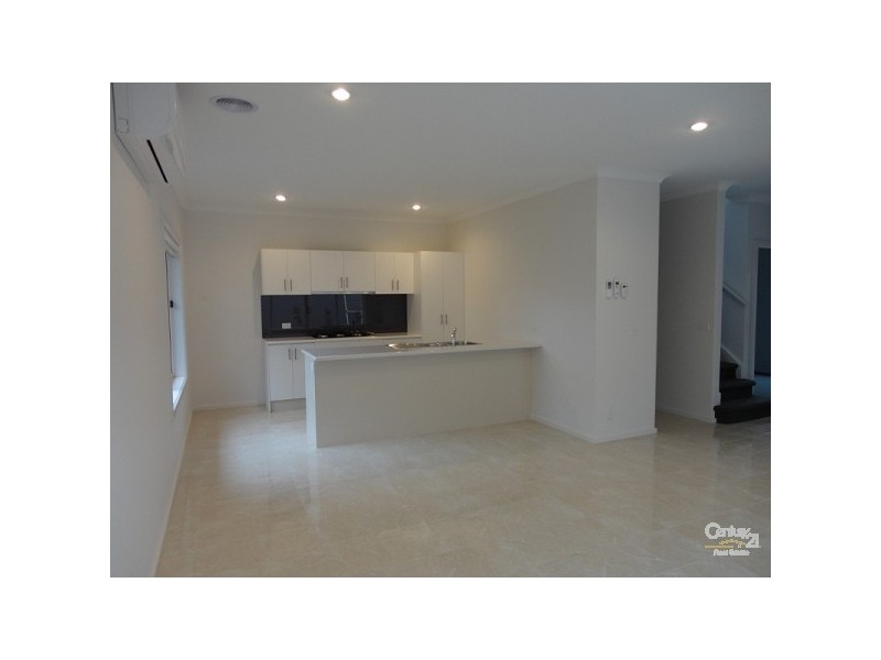 2/40 Jaguar Drive, Clayton VIC 3168