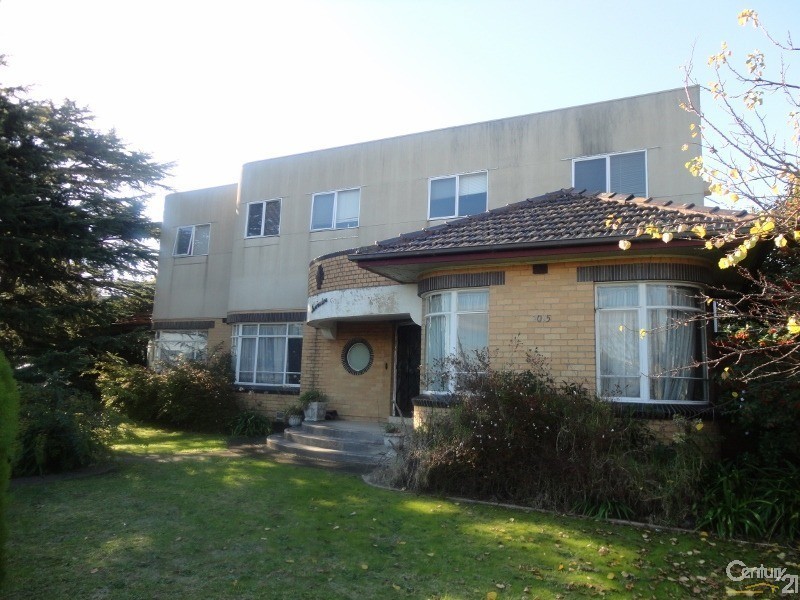 F13/2015 Dandenong Road, Clayton VIC 3168