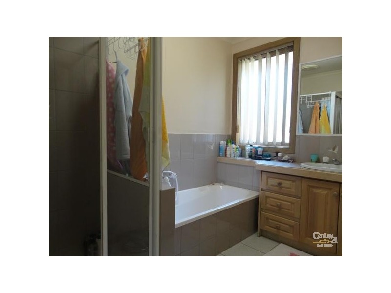 2/31 Sandalwood Drive, Oakleigh South VIC 3167