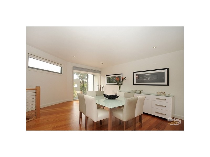 24 Silverbanks Grove, Mentone VIC 3194