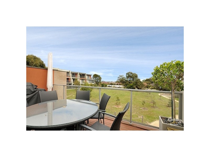 24 Silverbanks Grove, Mentone VIC 3194