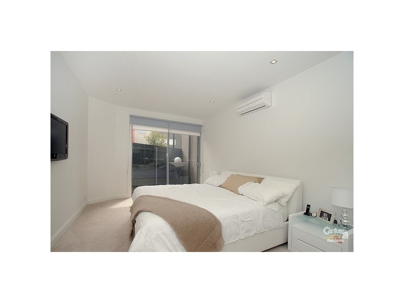 24 Silverbanks Grove, Mentone VIC 3194