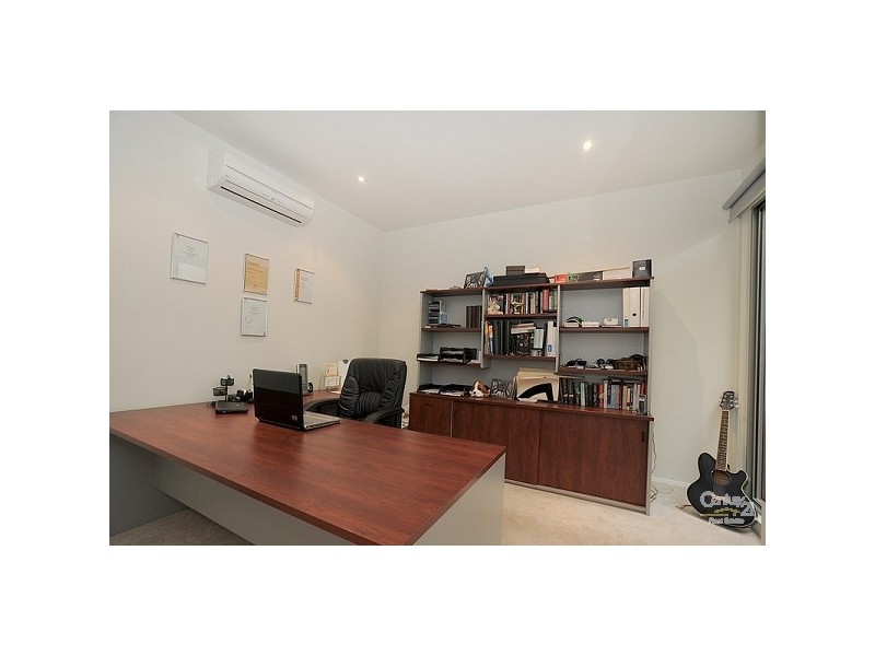 24 Silverbanks Grove, Mentone VIC 3194