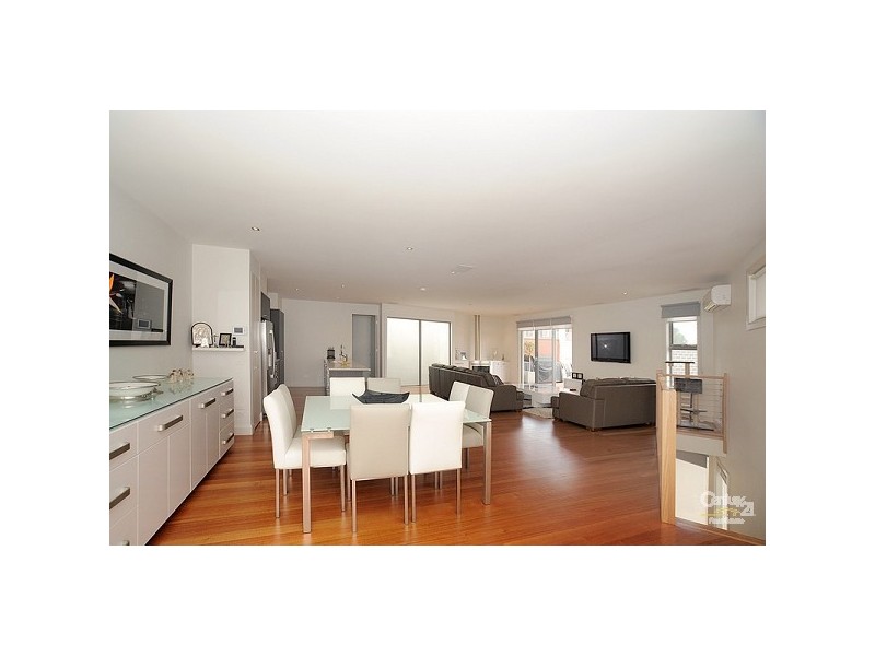 24 Silverbanks Grove, Mentone VIC 3194