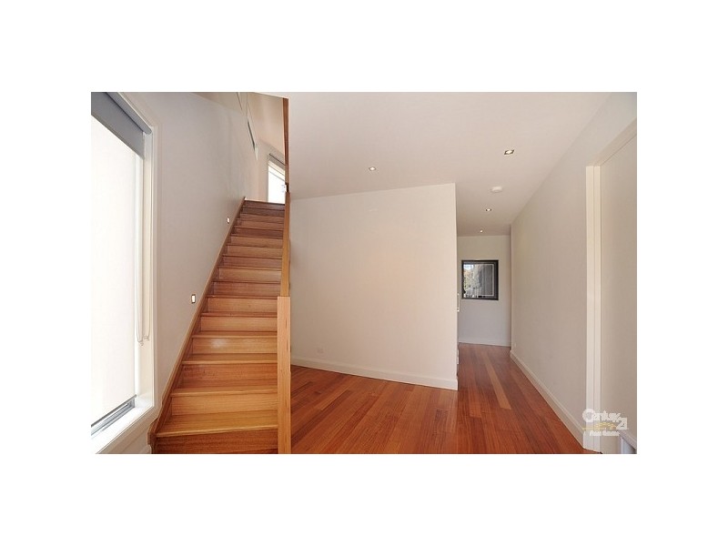 24 Silverbanks Grove, Mentone VIC 3194