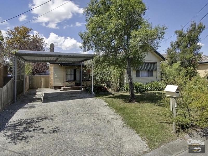 11 Rayhur Street, Clayton South VIC 3169