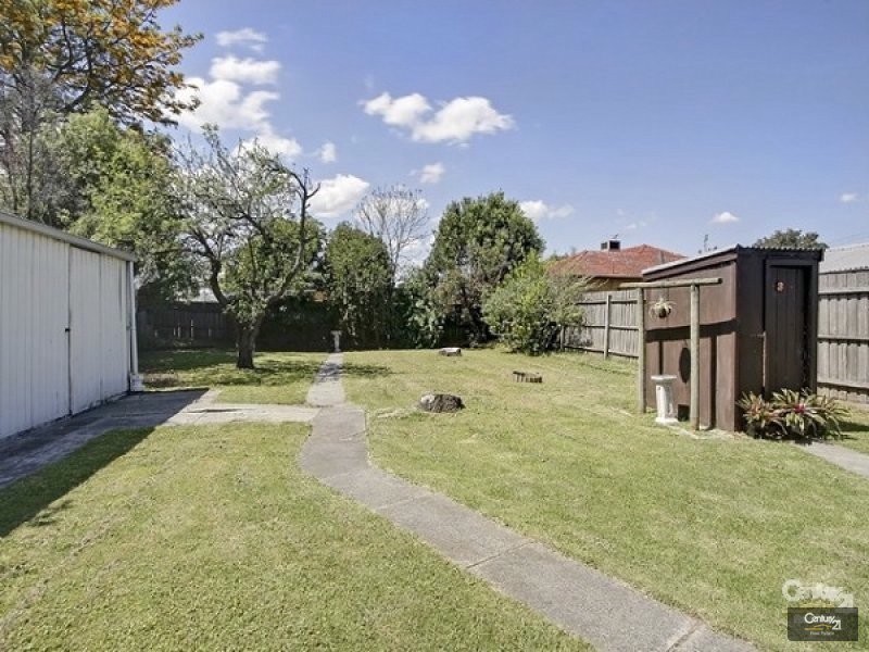 11 Rayhur Street, Clayton South VIC 3169