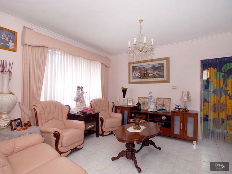 61 Scotsburn Avenue, Oakleigh South VIC 3167