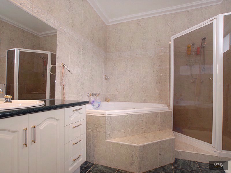 61 Scotsburn Avenue, Oakleigh South VIC 3167