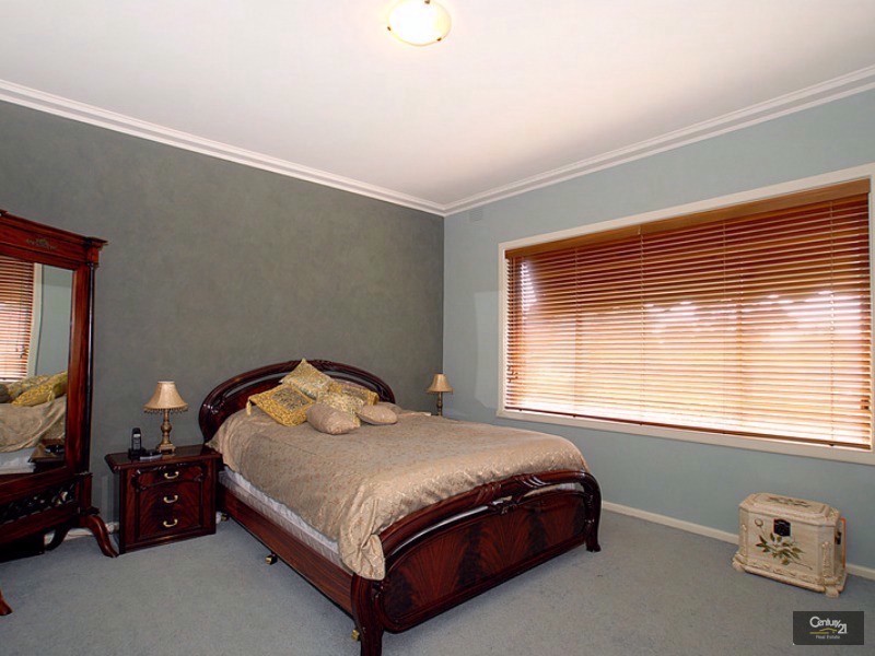 61 Scotsburn Avenue, Oakleigh South VIC 3167