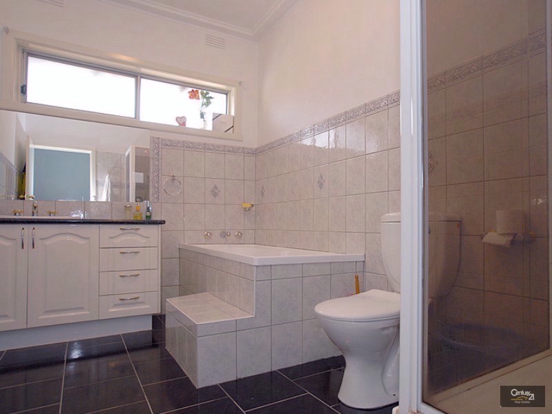 61 Scotsburn Avenue, Oakleigh South VIC 3167