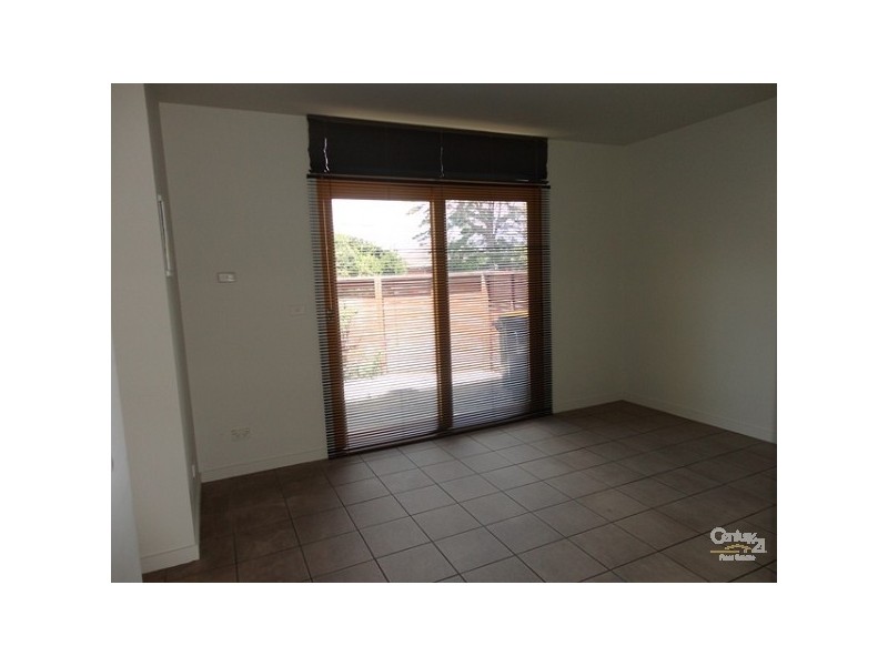 1/27-29 Clayton Road, Oakleigh East VIC 3166