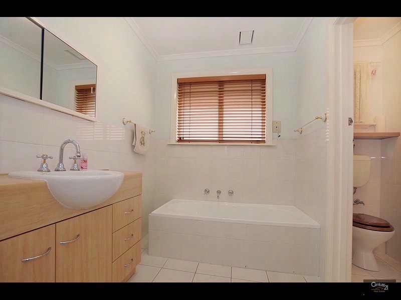 34 Bernard Street, Cheltenham VIC 3192