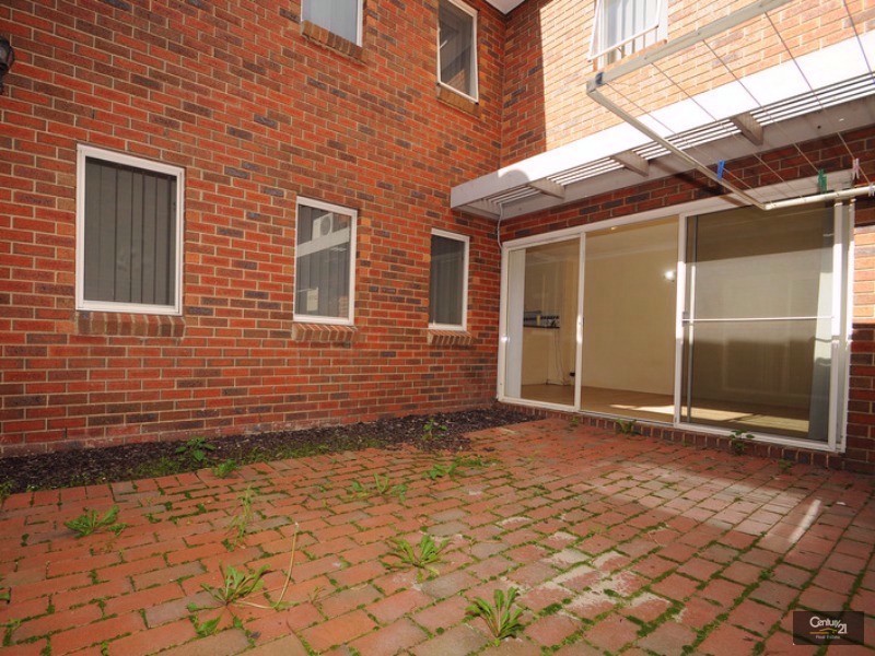 9/3 McKelvie Court, Glen Waverley VIC 3150