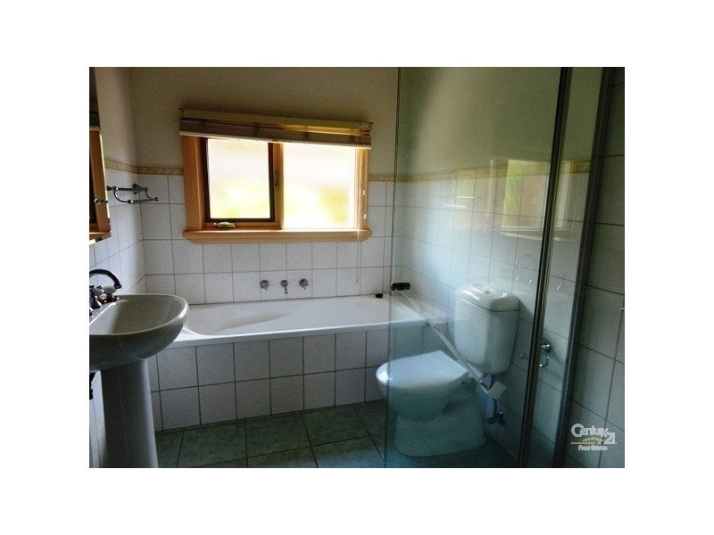 70 Carlisle Crescent, Oakleigh VIC 3166