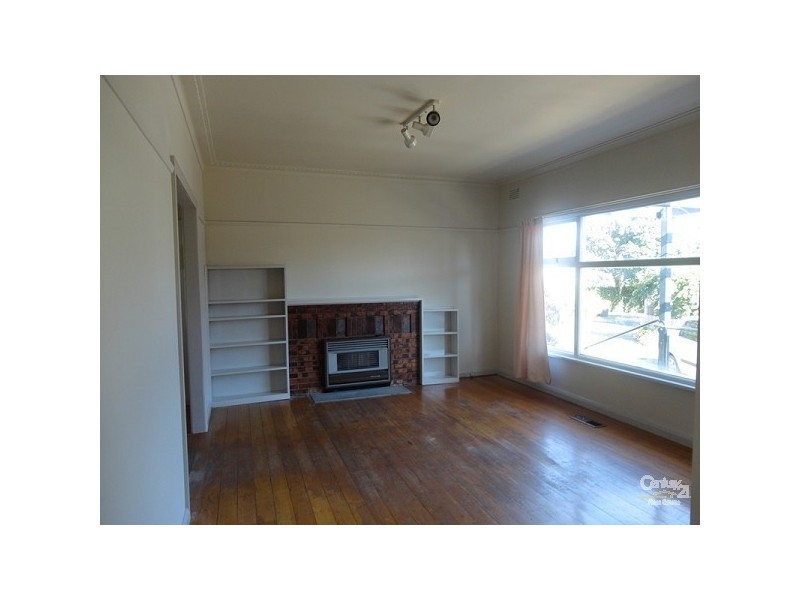 8 Tullius Avenue, Oakleigh East VIC 3166