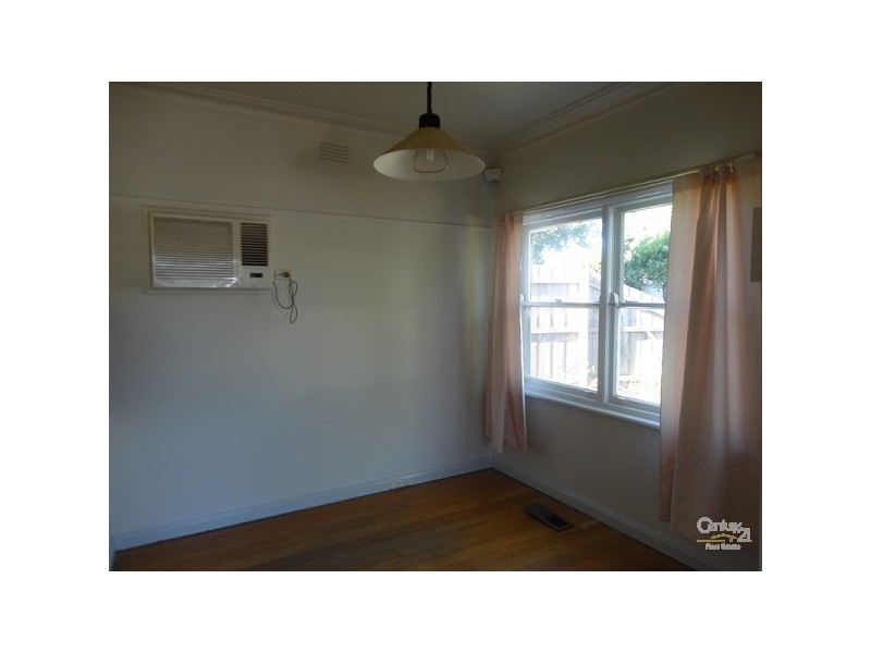 8 Tullius Avenue, Oakleigh East VIC 3166