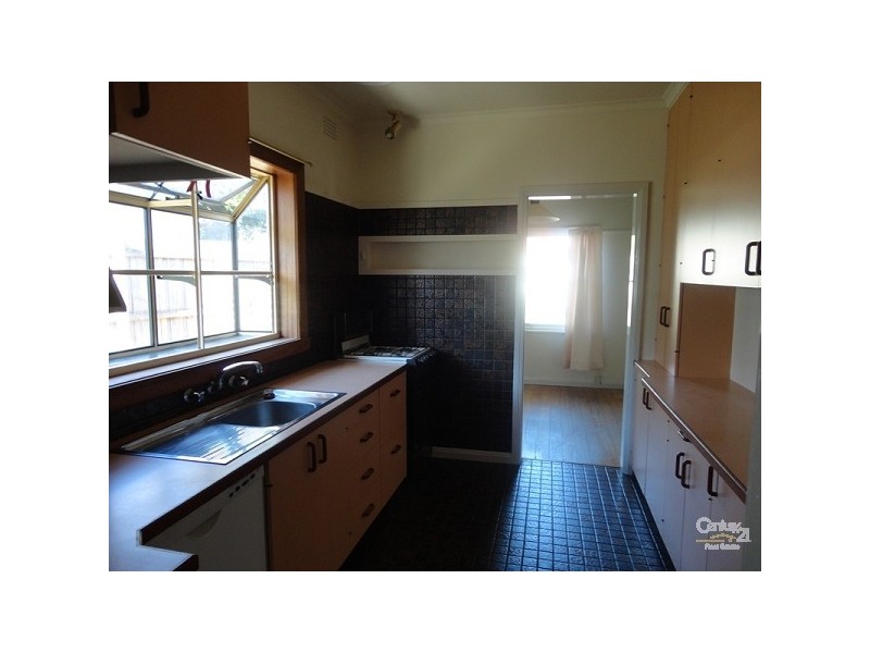 8 Tullius Avenue, Oakleigh East VIC 3166