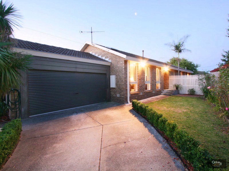 5 Leonard Close, Clarinda VIC 3169