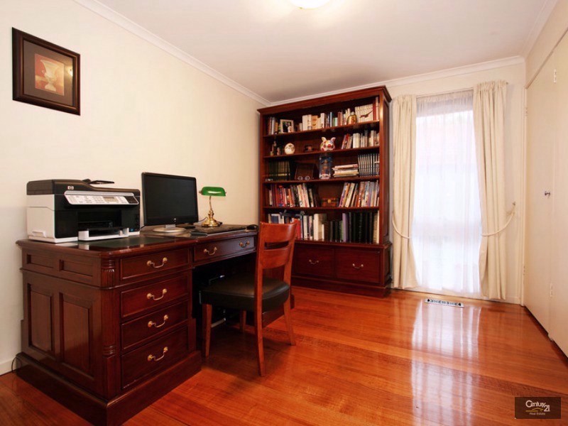 5 Leonard Close, Clarinda VIC 3169